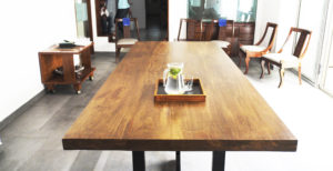 Bracket Table